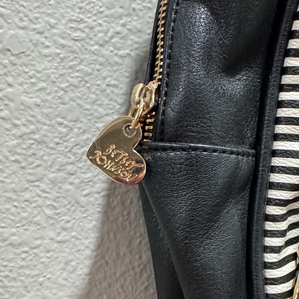 🖤🍒 Betsey Johnson Black & White Striped Backpack w/ Cherries & Floral Interior - Picture 3 of 7